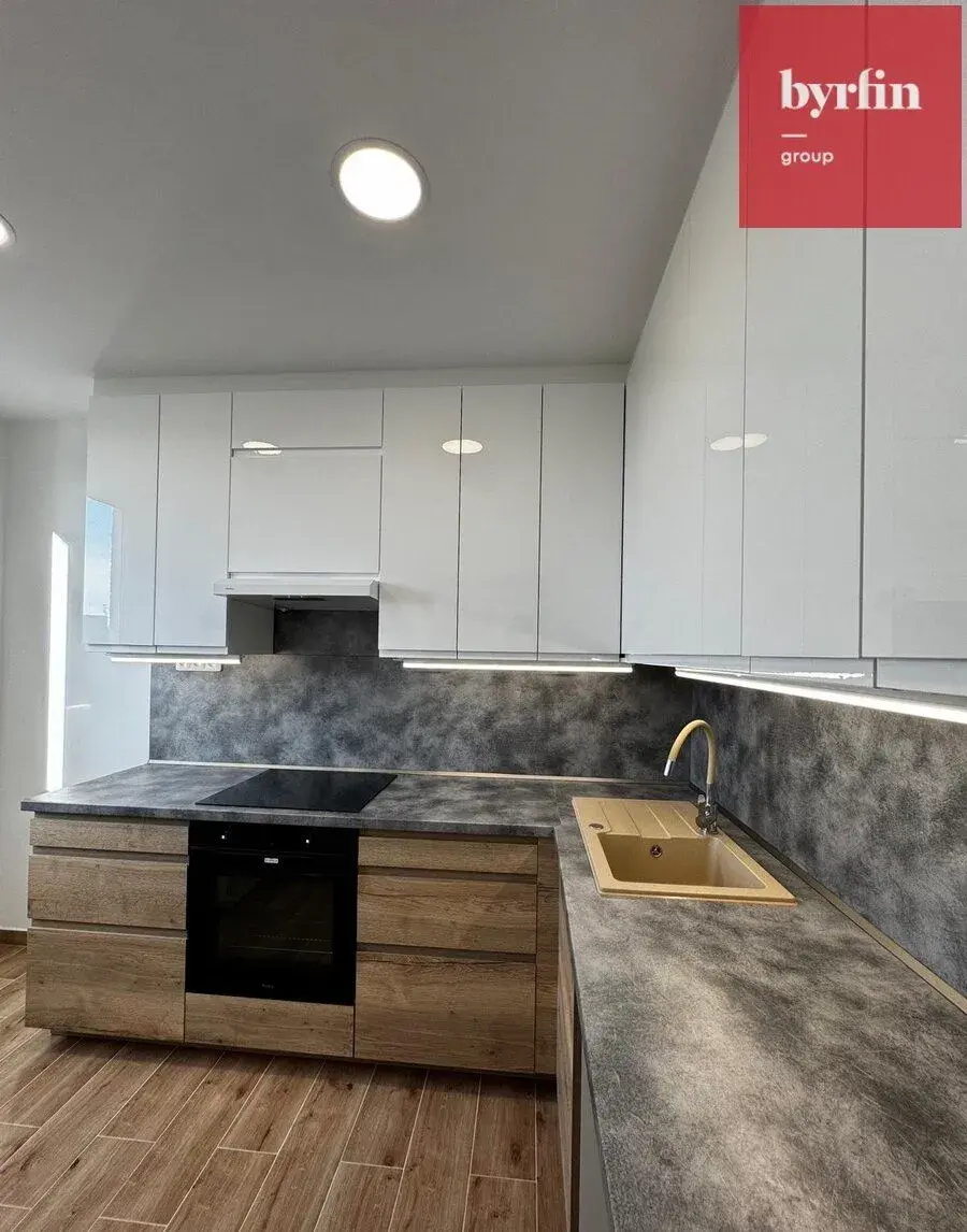 Pronájem bytu 2+KK 43m2 Aloise Gavlase