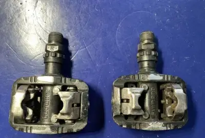 Shimano Nášlapné pedály 2ks na cyklo kolo. Výborný stav.
