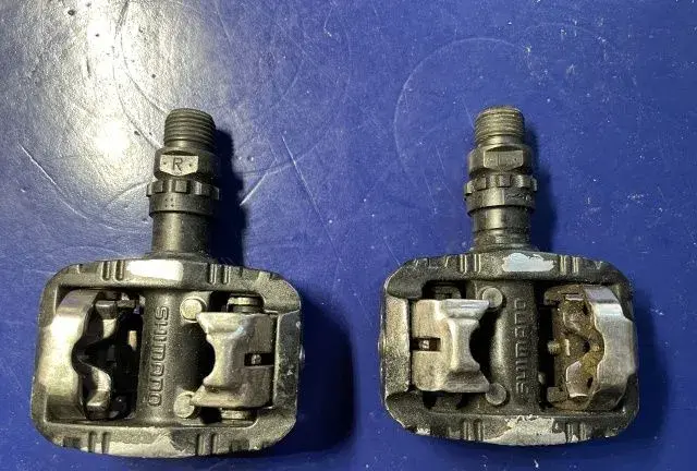Shimano Nášlapné pedály 2ks na cyklo kolo. Výborný stav.