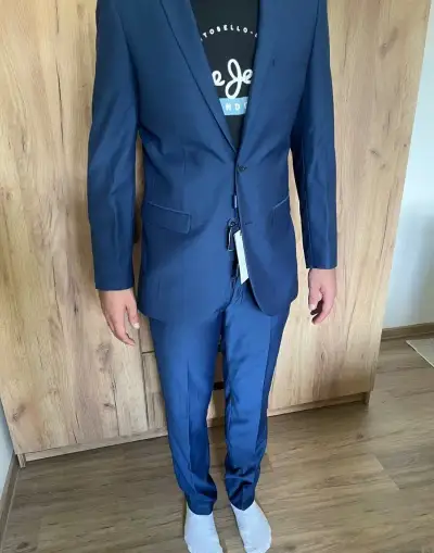 Nový pánský oblek BANDI Slim Fit (48/176) – s visačkou