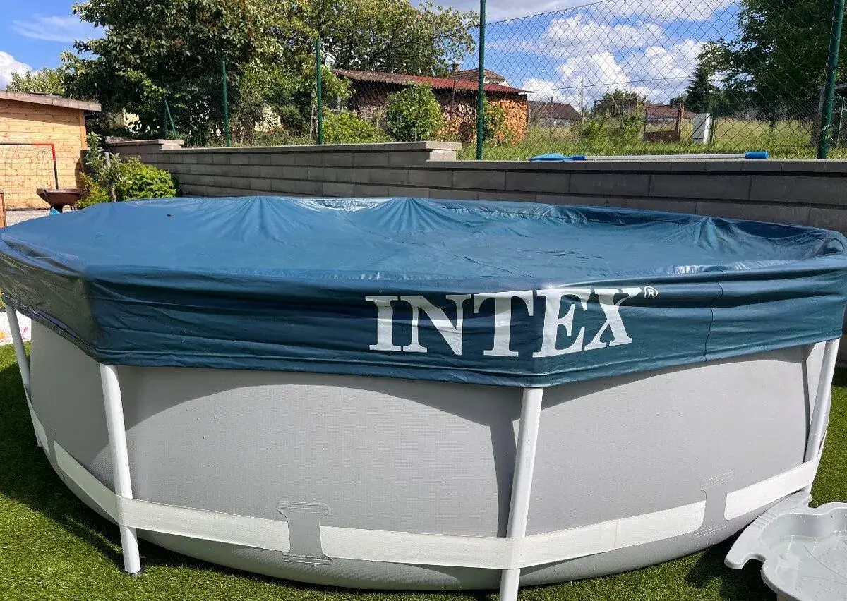 Ochranná plachta na bazén Intex