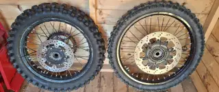 ENDURO SET KOLA 21"/18" pro KTM 690 SMC-R