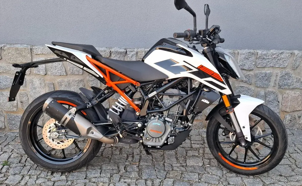 KTM 125 DUKE ( 2017 - 4 TIS.KM)