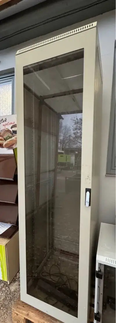 19" , stojanový prosklený RACK 45U