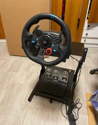 Logitech G29 + kovový stojan (PS5 / PS4 / PC)