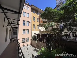 Kancelář a provozovna se zázemím 114m2 Arbesovo náměstí, Pra
