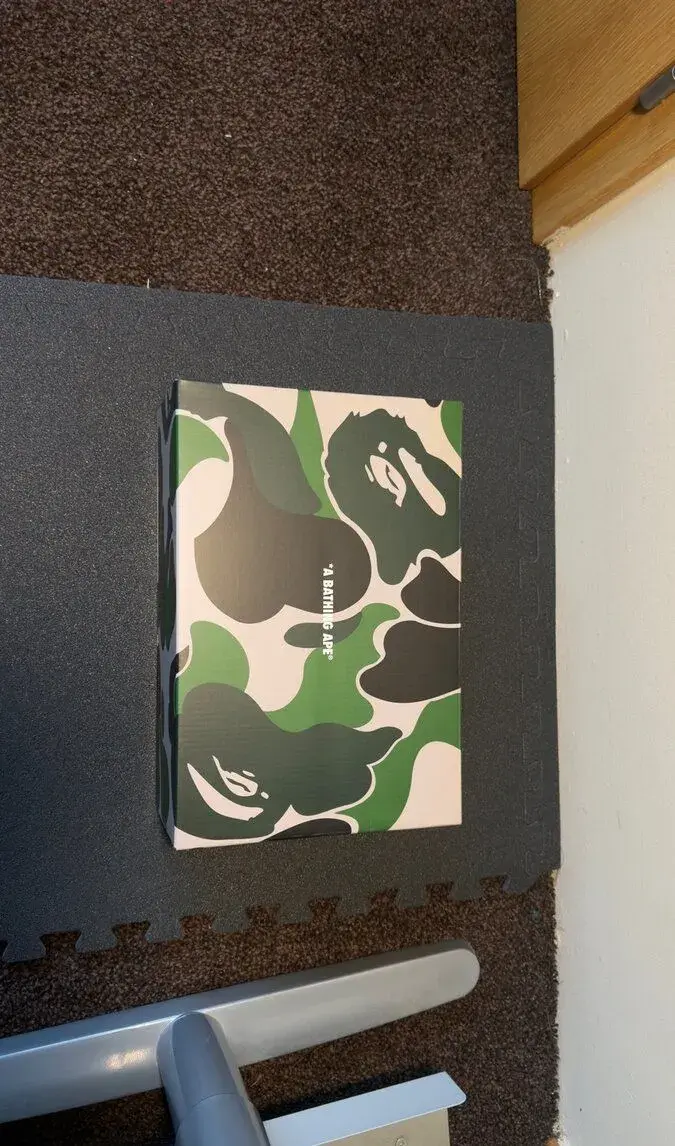 Krabice od bot BAPE STA