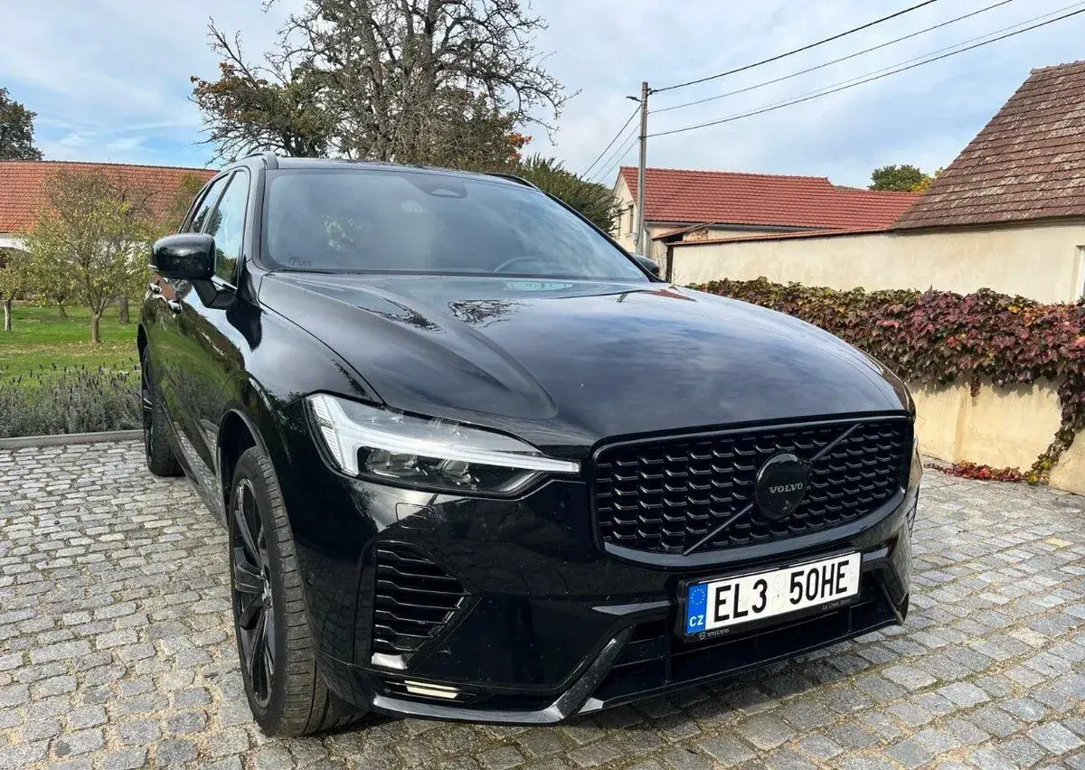 Volvo XC60 – 2025, 70 km
