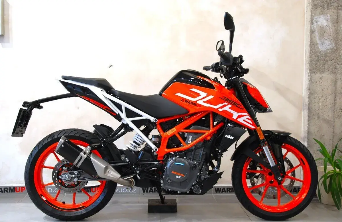 KTM Duke 390 - 7912 km, hezký stav, původ ČR
