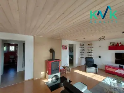 Rodinný dům v centru obce Abertamy se třemi bytovými jednotk