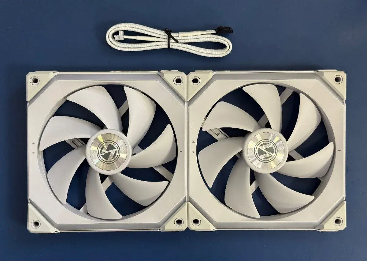 2x Lian Li UNI Fan SL140 RGB PWM White - 140mm ventilátory