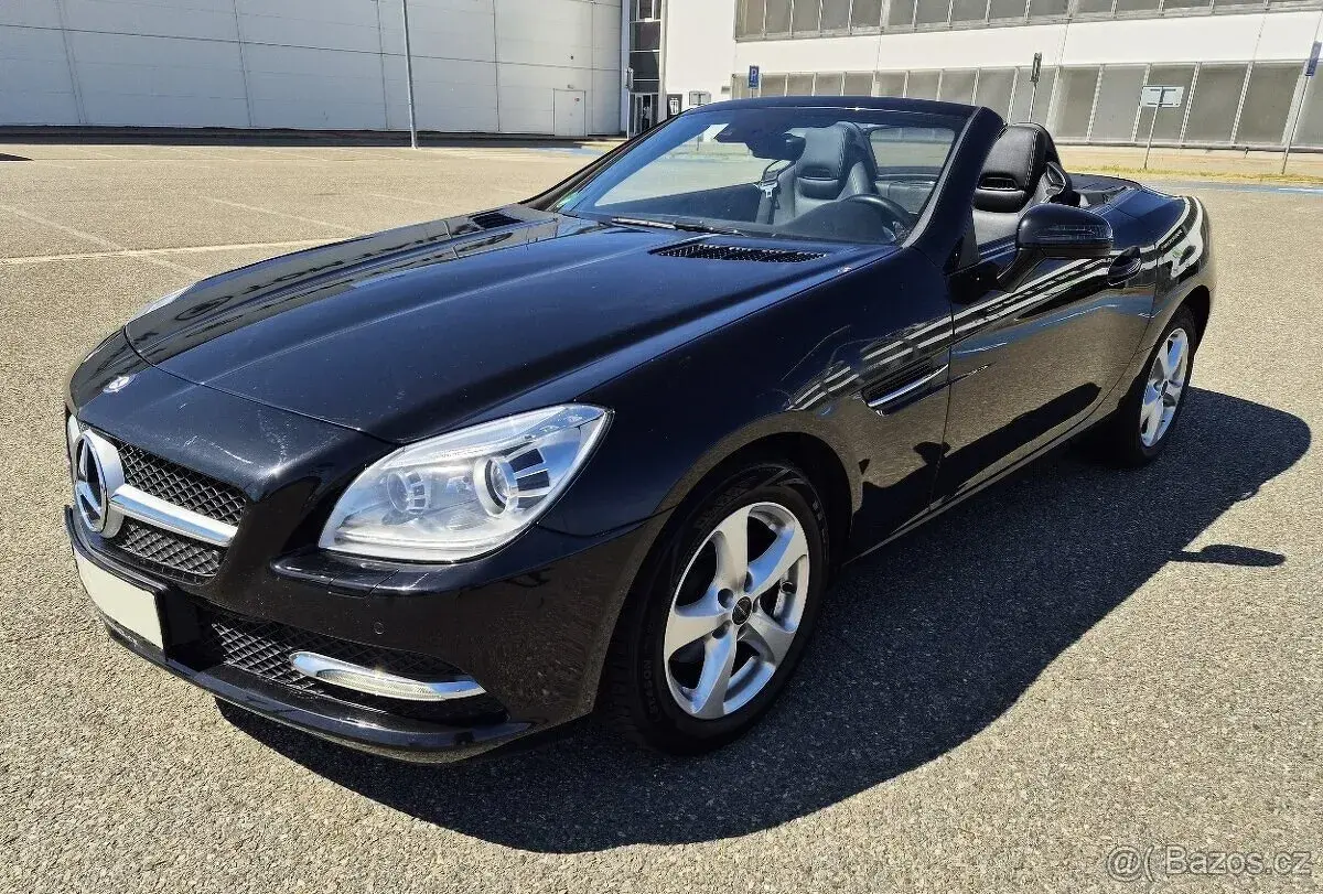 MB SLK 200 185PS ROK 2011 AUTOMAT BI-XENON VÝHŘEV+OFUK KRKU