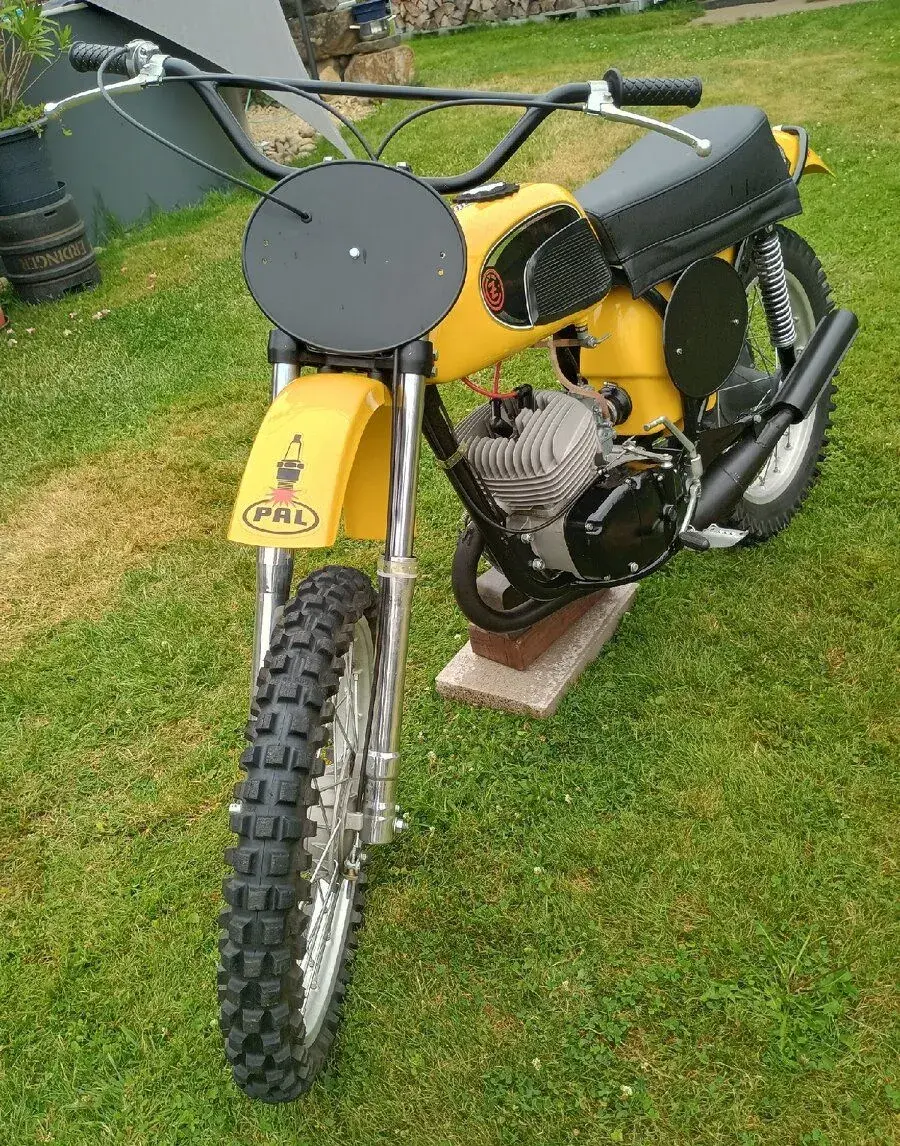 Nová cena. Na prodej: čz 125/984 Yellow tank