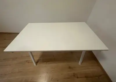 Psací stůl IKEA