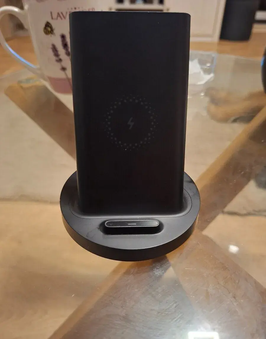 Bezdrátová nabíječka xiaomi 20w