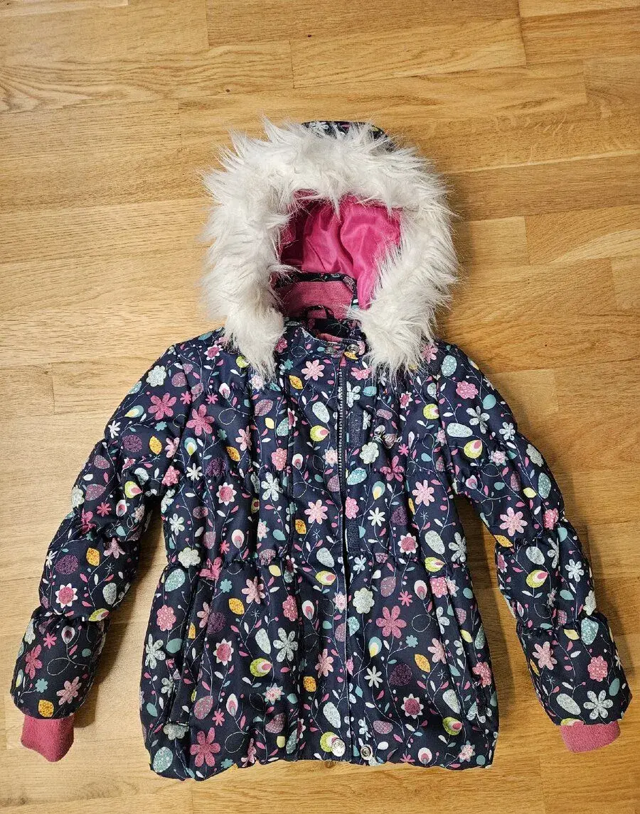 Dívčí zimní bunda velikost 122