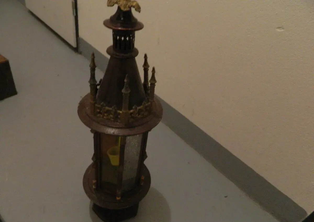 Starou lampu.