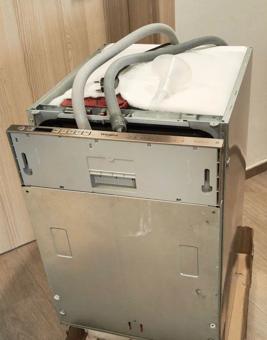 Vestavná myčka Whirlpool WSIO 3O34 PFEX - funkční se závadou