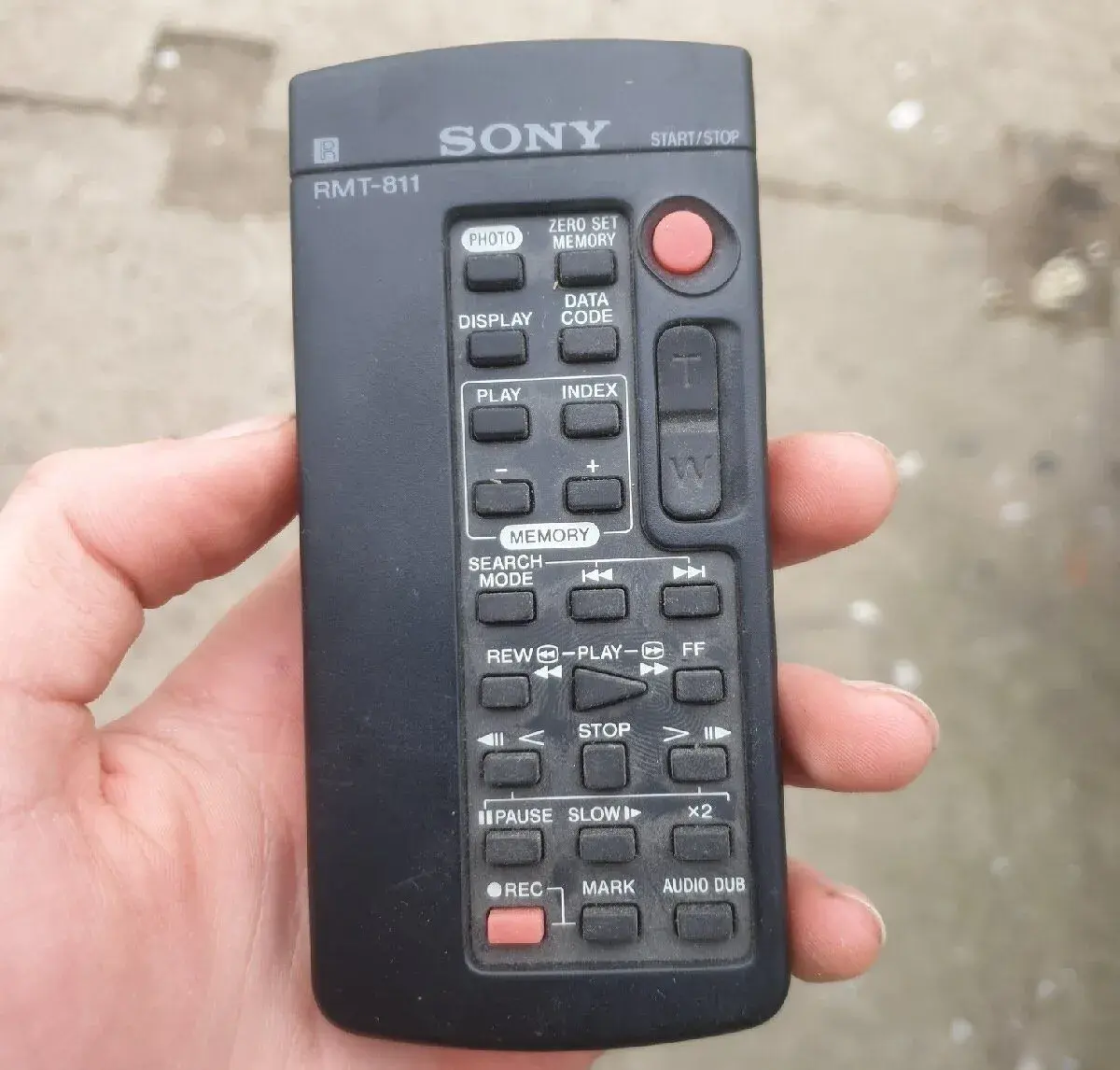 DO Sony RMT-811 dálkové ovládání