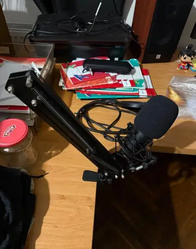 Studiový mikrofon CONNECT IT ProMic (CMI-9010-BK) s ramenem