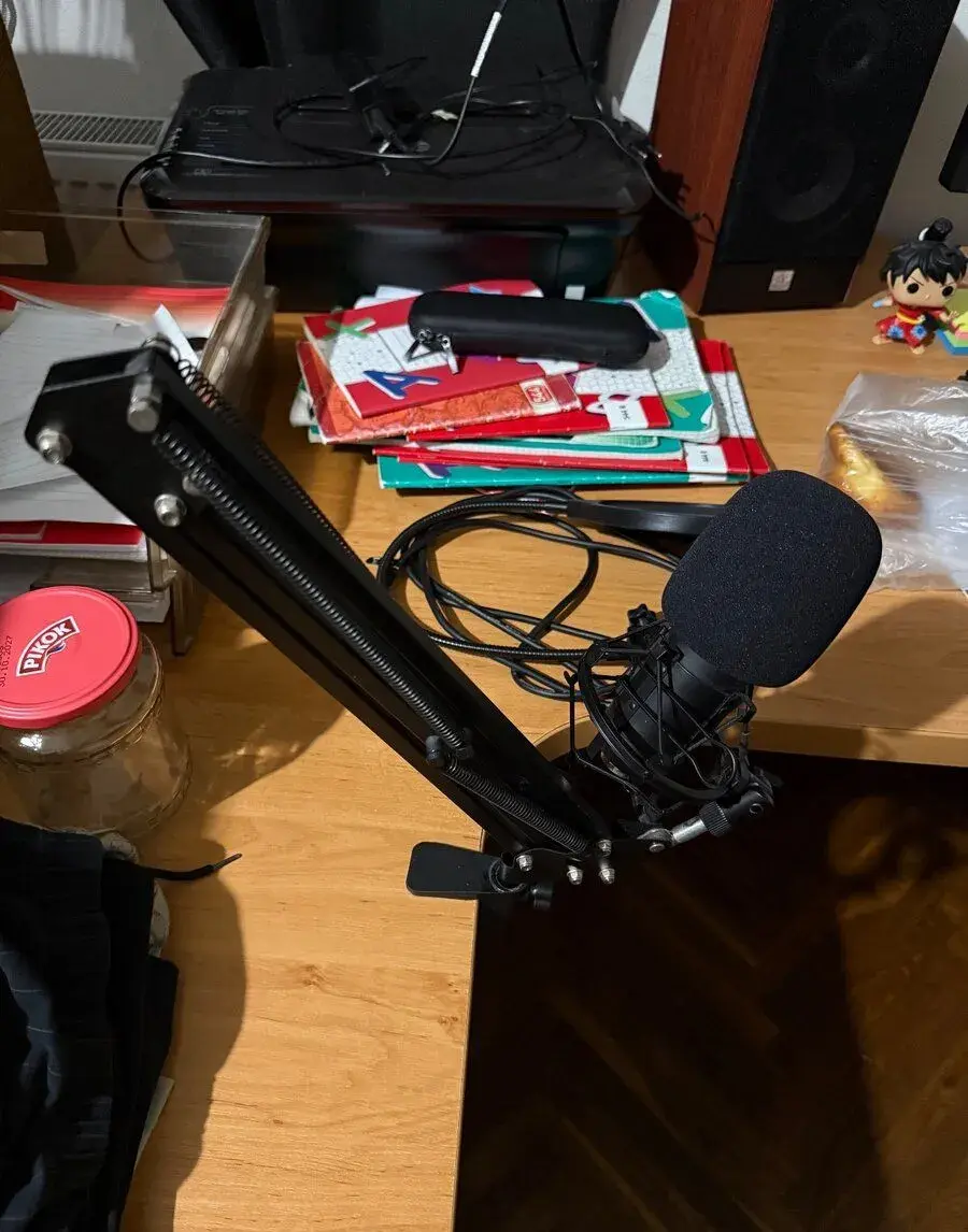Studiový mikrofon CONNECT IT ProMic (CMI-9010-BK) s ramenem