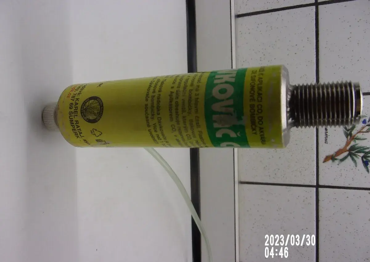 dávkovač CO2