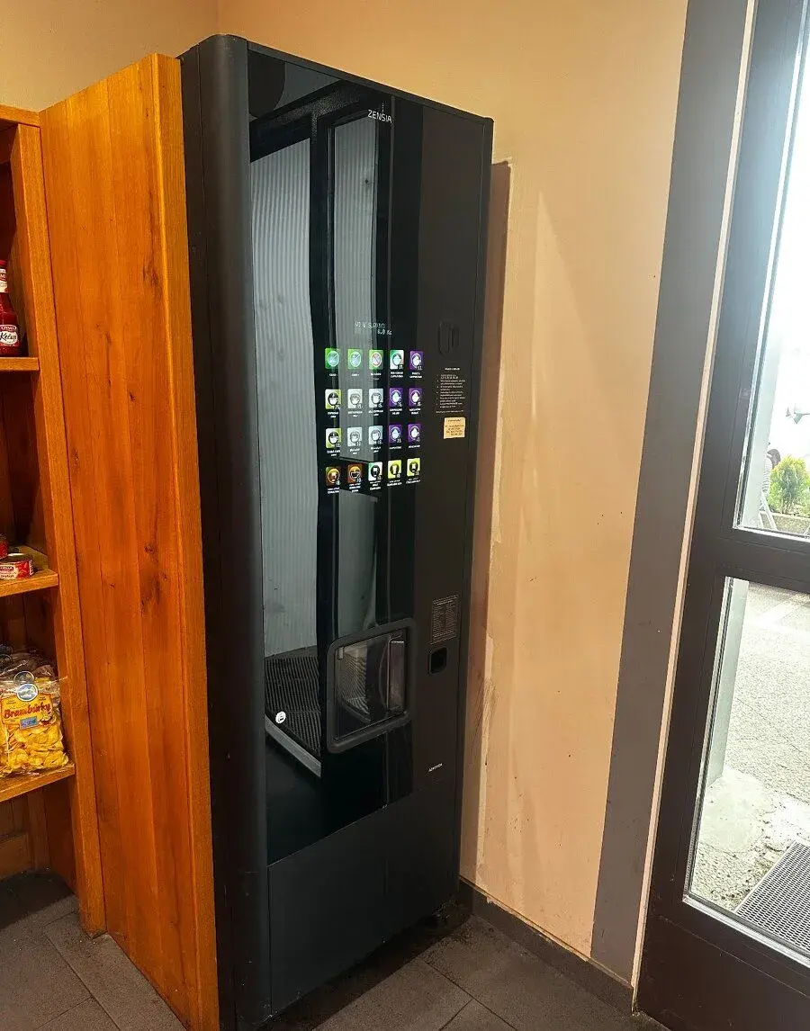automat kavovar značky Azkoyen