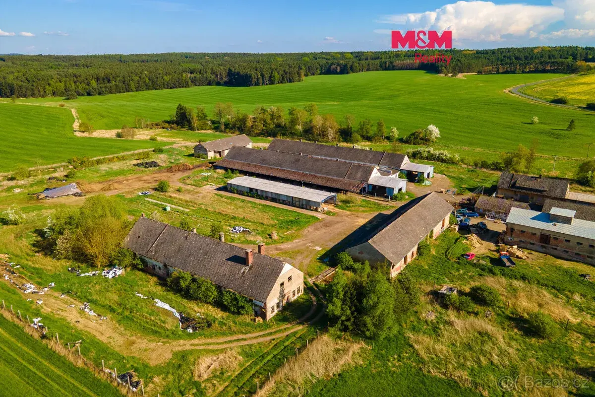 Prodej zemědělského objektu, s pozemkem 28 683 m², Černovice