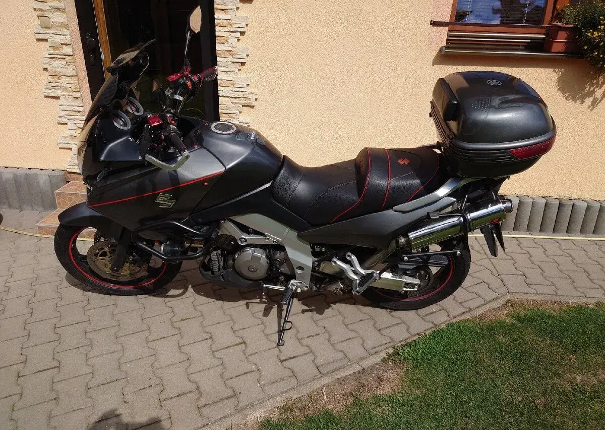 Suzuki V Strom 1000