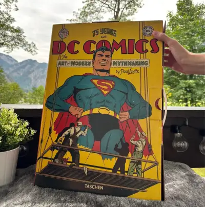 TASCHEN 75 YEARS OF DC COMICS – PŮVODNÍ XL EDICE Z ROKU 2010
