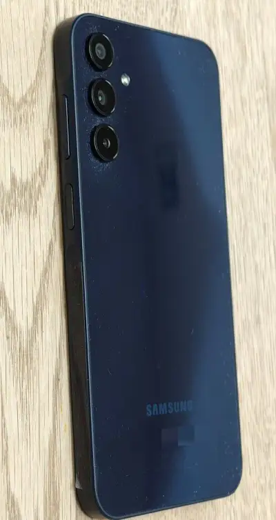 Samsung Galaxy A15 LTE 4/128GB skvělý stav A+, tmavě modrý