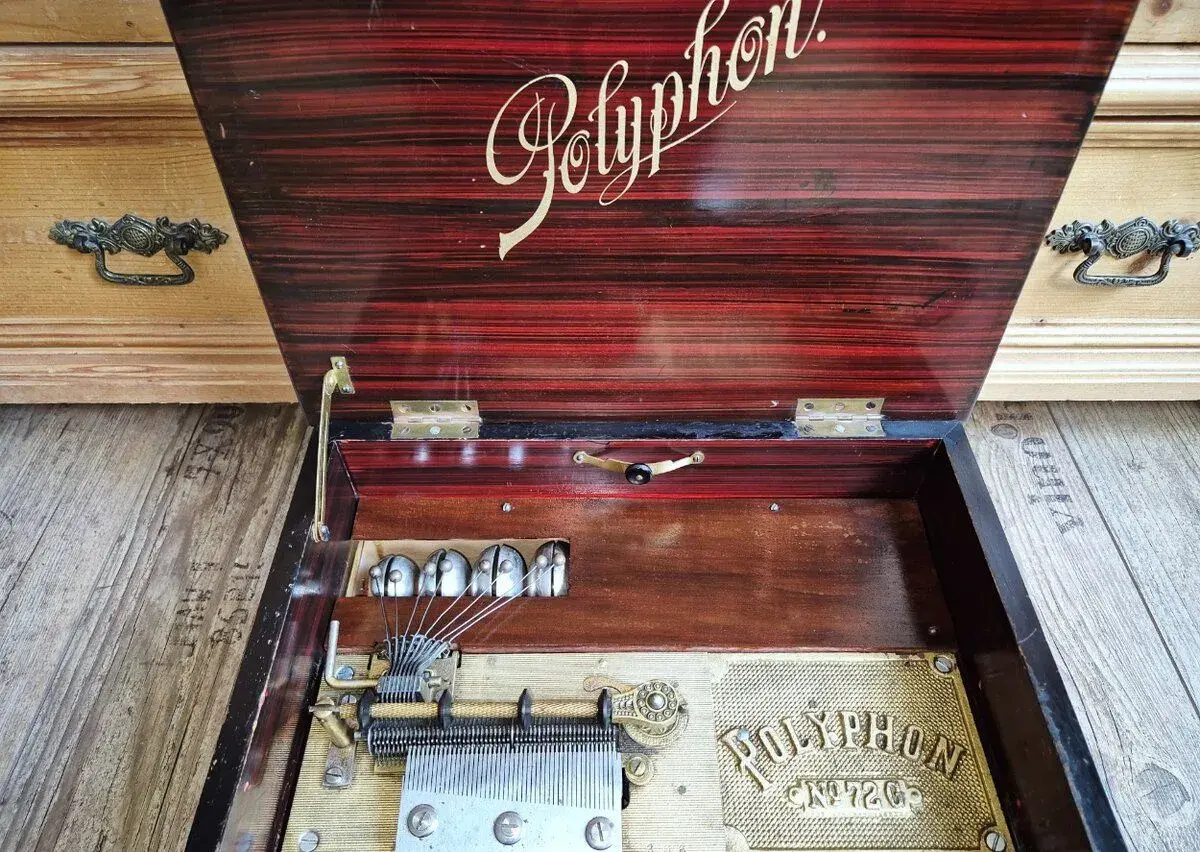 Starožitný hrací stroj Polyphon No 72G, 1890, s 8 zvonky