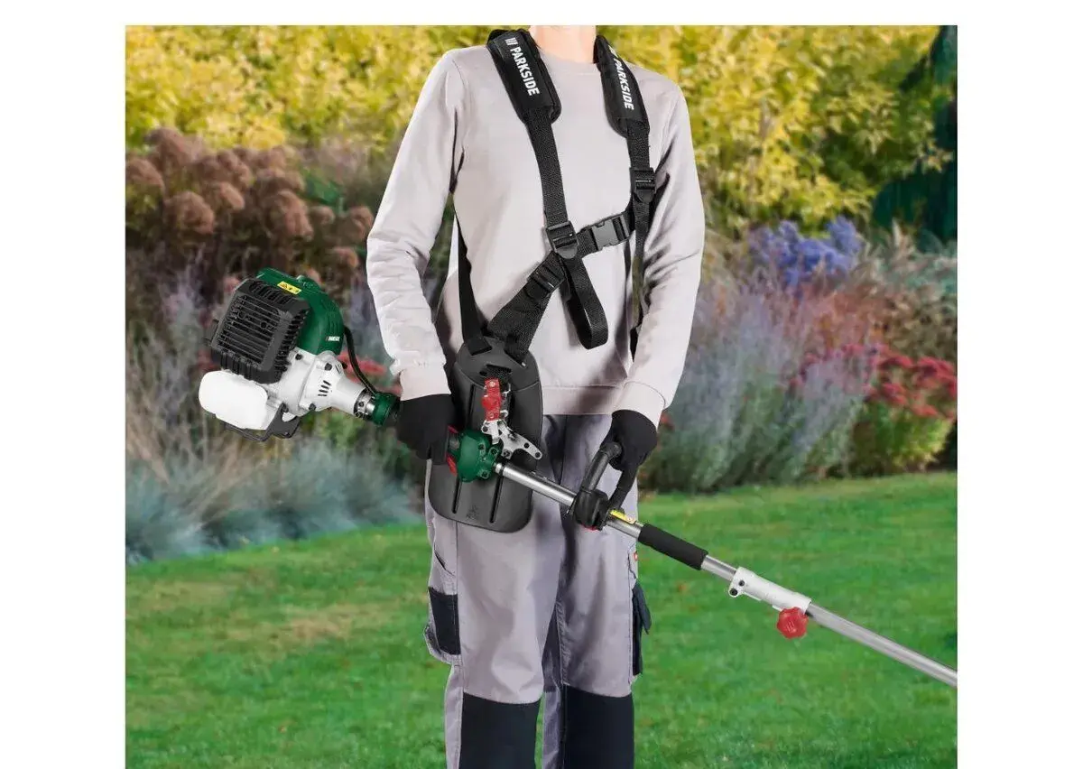 Benzinový křovinořez PARKSIDE 4 v 1 Nový PC 4.100 Kč