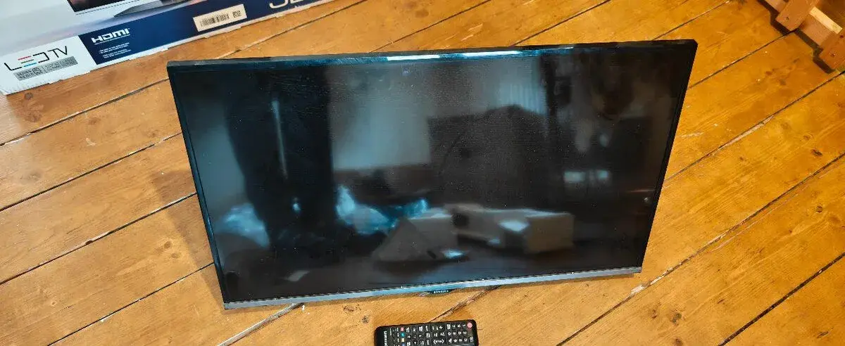TV Samsung, LED 32" - 80cm bez setup boxu