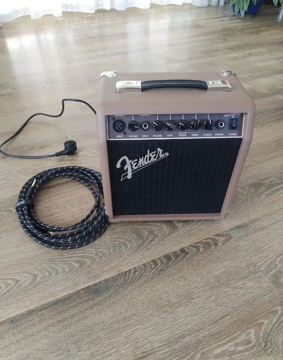 Kombo Fender Acoustasonic 15