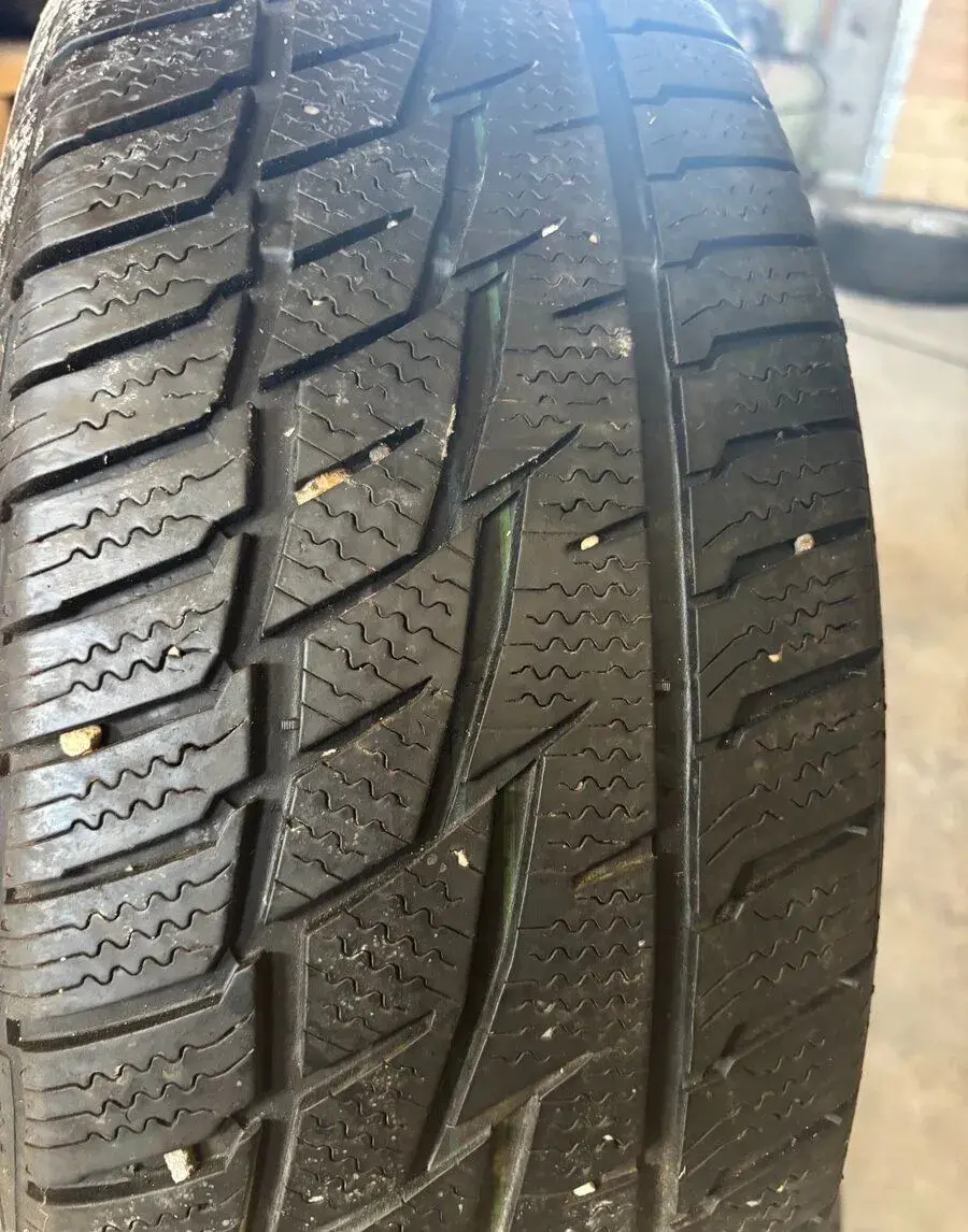 ZIMNÍ PNEU 215/60 R16