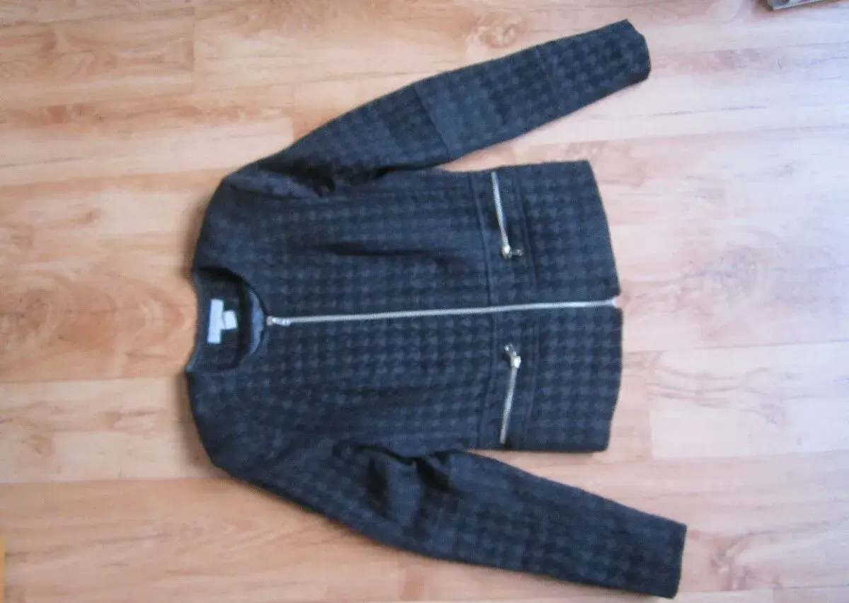 Černé elegantní sako HM, vel. S/M, kovové zipy
