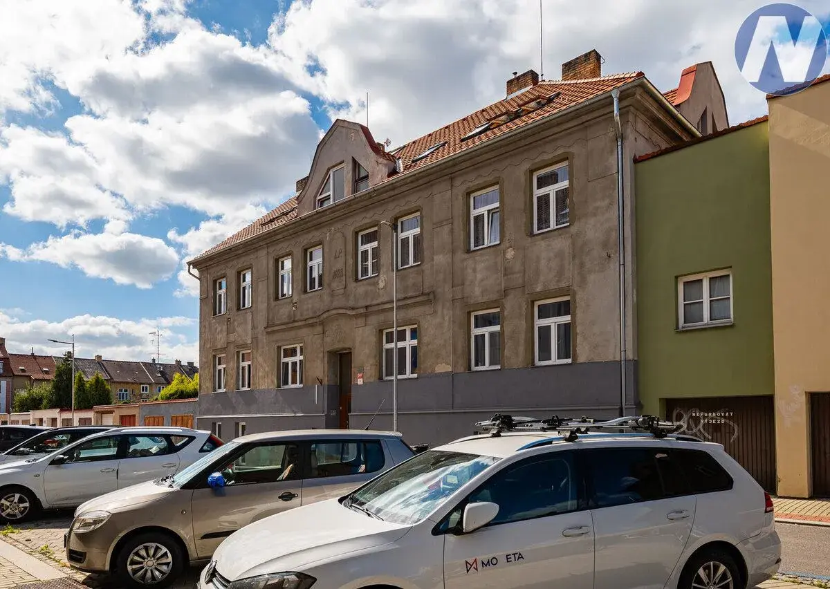 České Budějovice, atypický podkrovní byt s otevřenou dispozi
