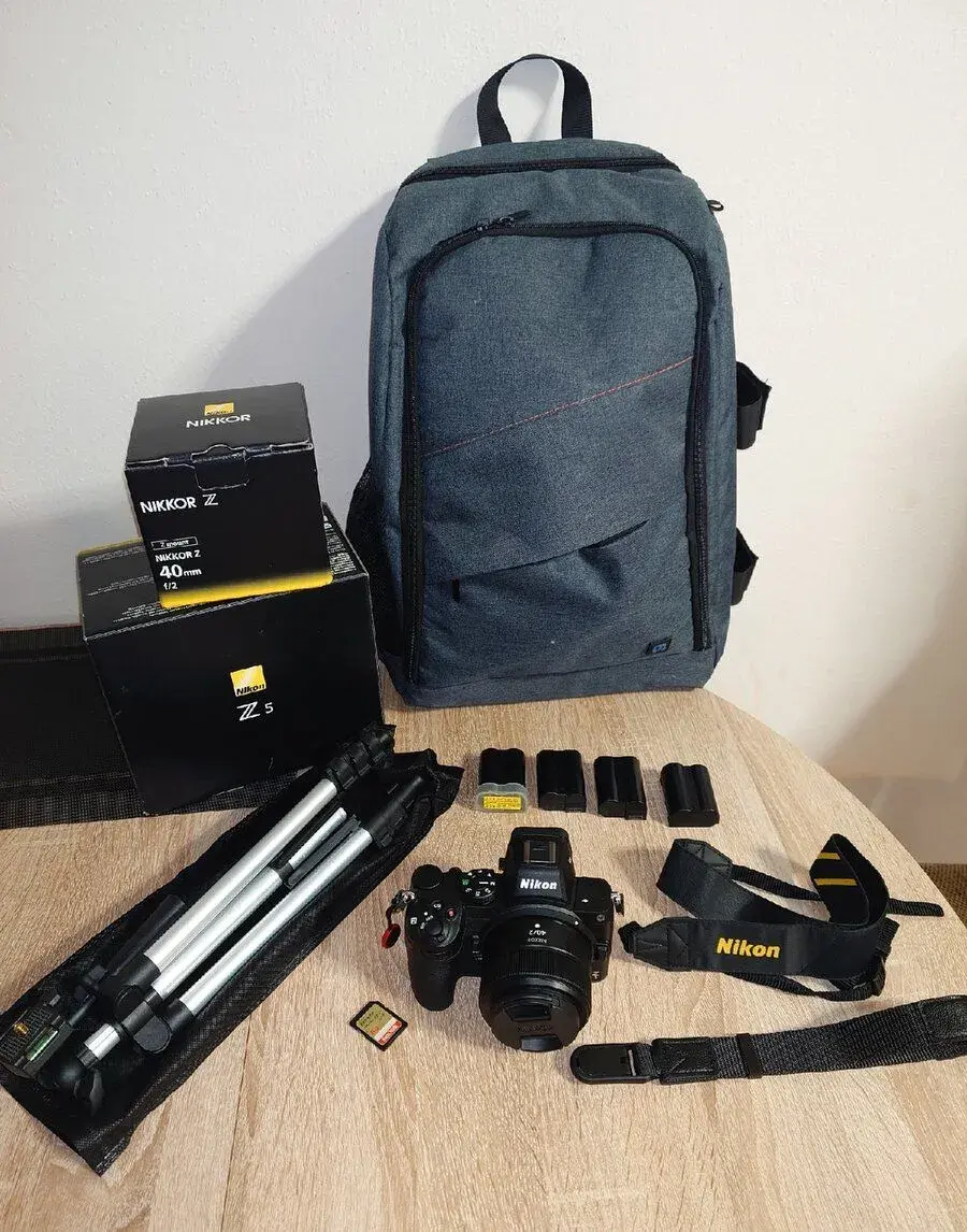 Nikon Z5 + objektiv+ blesk+ příslušenství