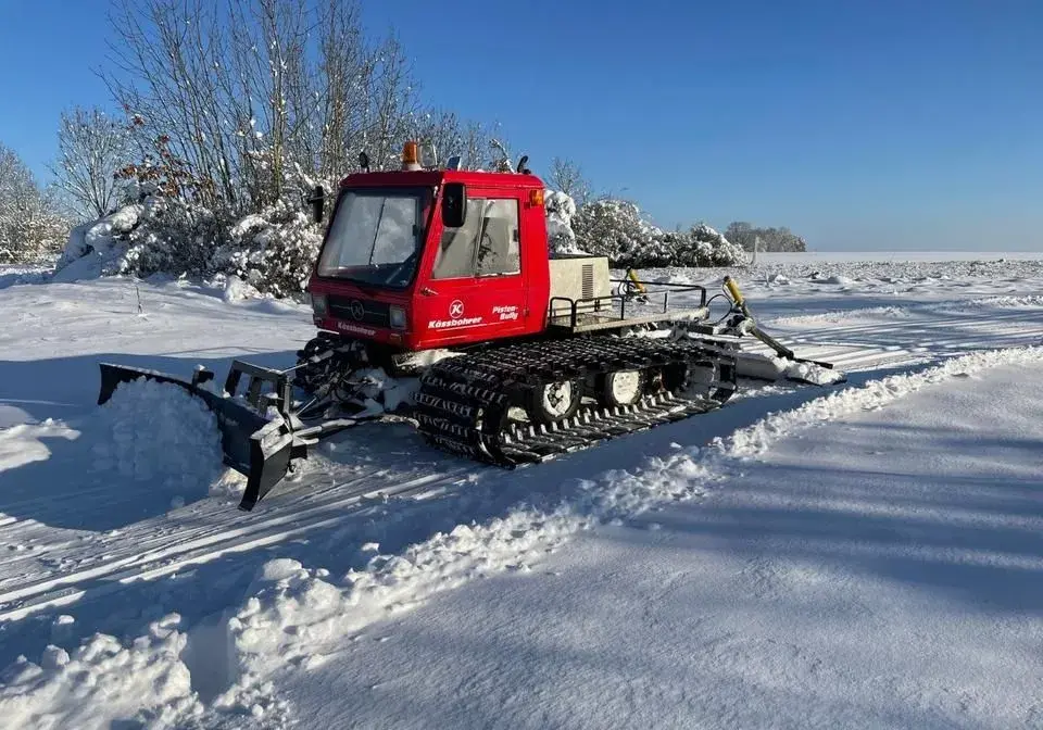 REZERVACE Sněžná rolba Pistenbully 060