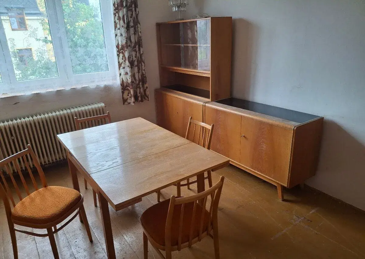 NÁBYTEK ZE 70. LET