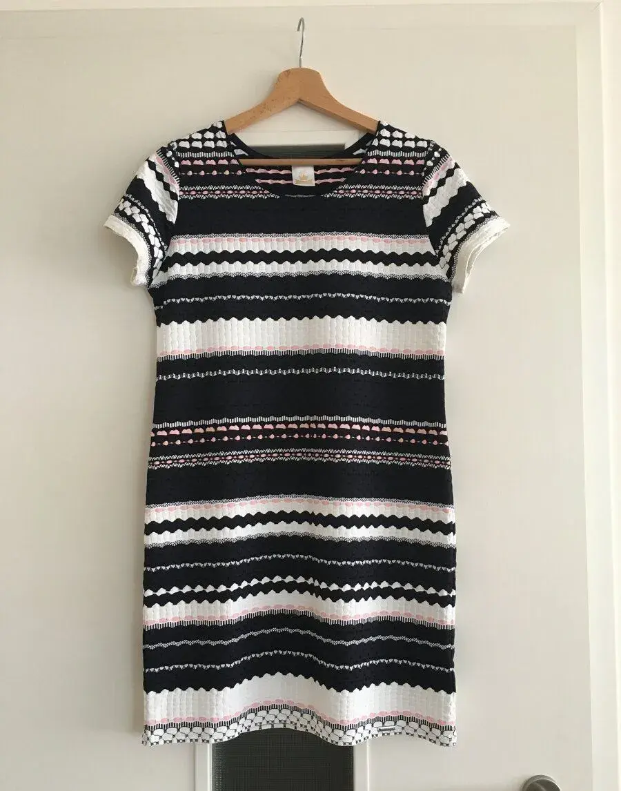 Elastické letní šaty Leder-Pellicce vel. 40/42