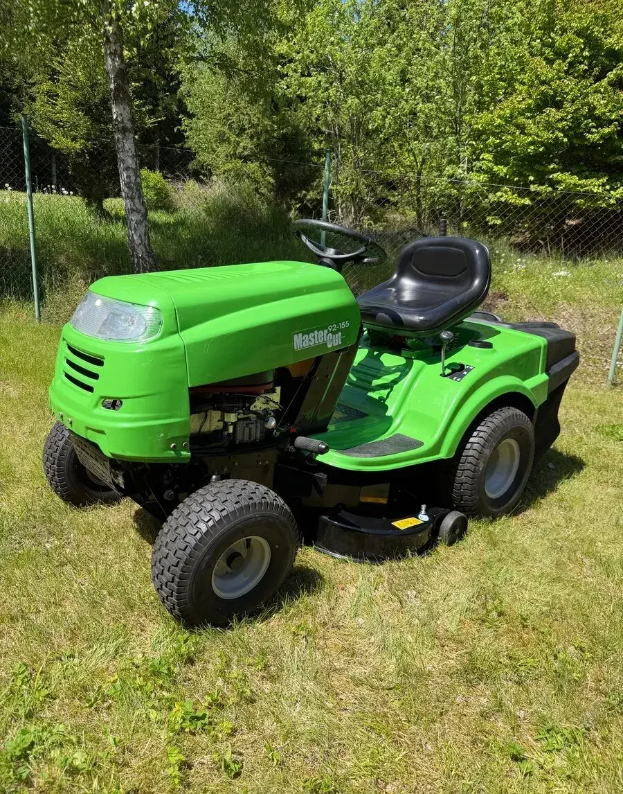 Zahradní traktor,traktůrek MTD MasterCut 92/155