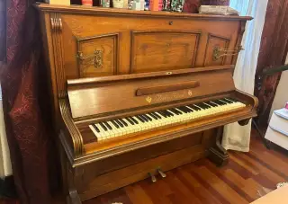 Historické pianino za odvoz