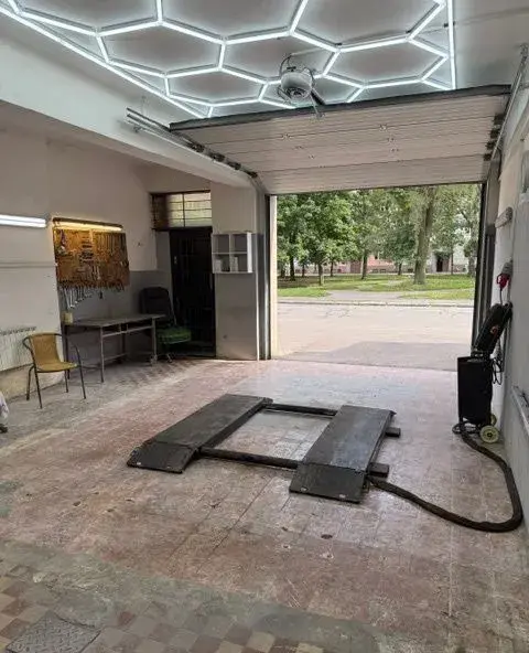 autodílna