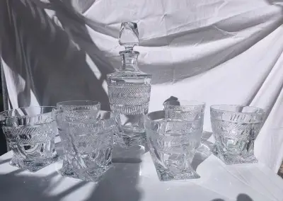 Broušený křišťál Crystalite (whisky set + mísa) – top stav