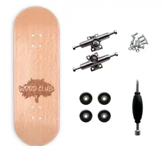 Nový dřevěný fingerboard WoodClub