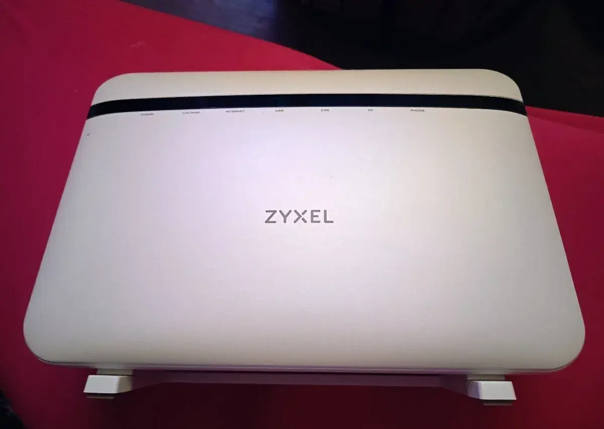 Zyxel bílý