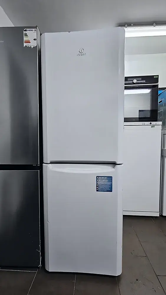 Lednice s mrazákem INDESIT, kombinovaná, výška 175