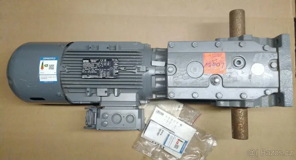 1,5 KW Elektromotor LENZE s převodovkou a brzdou